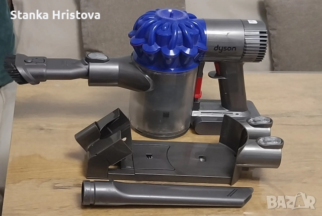 Прахосмукачка Dyson V6. 