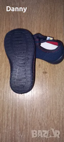 Пантофи за детската градина 22 номер, снимка 4 - Детски обувки - 48053652