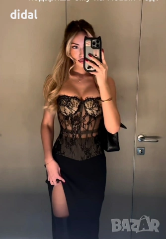 Корсет с дантела в черно 