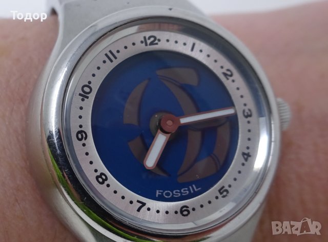 Дамски кварцов часовник FOSSIL, снимка 2 - Дамски - 40455861