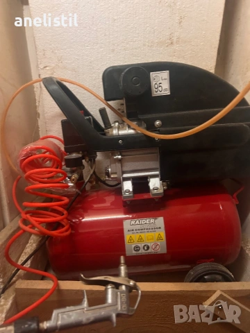 Компресор Raider – 24 л, 8 bar, напълно изправен, снимка 2 - Компресори - 53217555