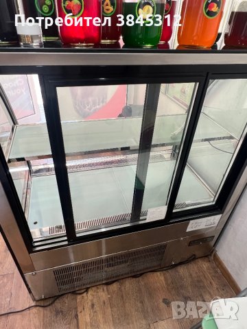Продавам сладкарска витрина в перфектно състояние. , снимка 2 - Хладилници - 42241890