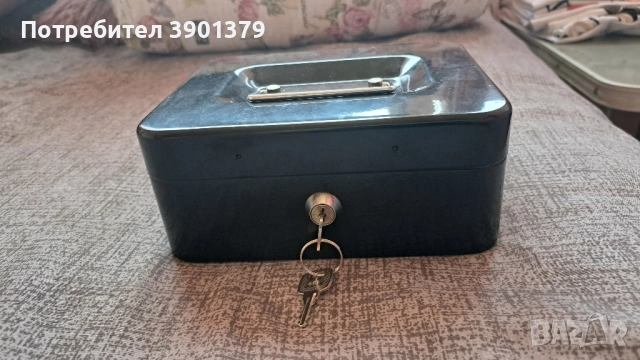 Продавам Метална Касичка