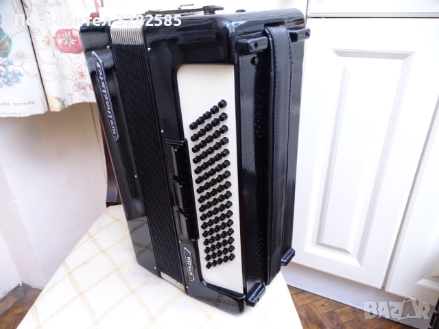 Акордеон Велтмайстер Стела 80 баса, снимка 3 - Акордеони - 52653250