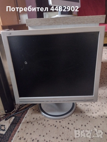 Монитор 19" Philips, снимка 2 - Монитори - 53134140