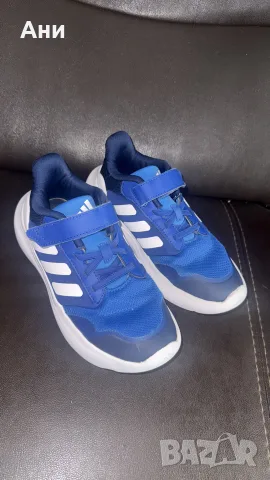 маратонки Adidas 35 номер