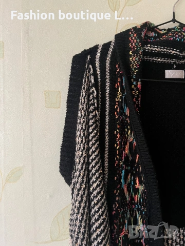 Уникална плетена жилетка с асиметрична кройка и различни цветове парчета плат, снимка 3 - Жилетки - 53176276