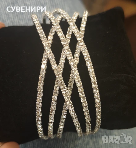 Дамска широка гривна с изкуствени цирконий , снимка 2 - Гривни - 50558873