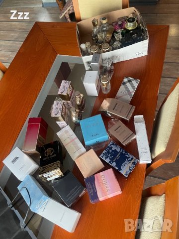 Шишенца и кутии от дамски парфюми