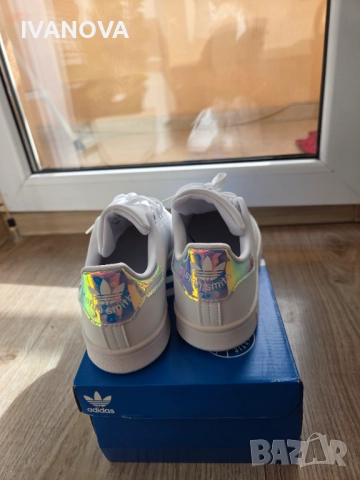 Adidas Stan Smith J, 35,5  номер, снимка 5 - Детски маратонки - 51700068