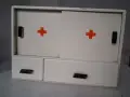 Дървена ретро аптечка, снимка 1