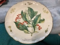 Стенна чиния порцелан произведено в Швейцария  колекция “Зигфрид” 1968 години диаметър 22см, снимка 1