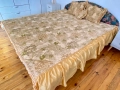 Ретро, винтидж златисто-бежово покривало за легло с воали и 3 декоративни възглавнички, снимка 1