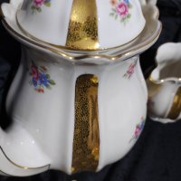  	Кралски комплект гарнирани със златни холограми и декор рози , снимка 4 - Сервизи - 41263462