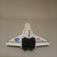 Изключително детайлен и прецизен модел,отлята метална играчка за космическа совалка NASA Discoveri, снимка 4 - Колекции - 44358955