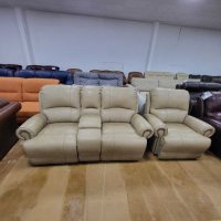 Кремав кожен диван двойка и фотьойл с ръчен релакс механизъм, снимка 1 - Дивани и мека мебел - 39955428