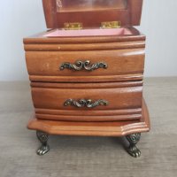 Винтидж дървена кутия,шкафче за бижута, снимка 3 - Антикварни и старинни предмети - 41790766