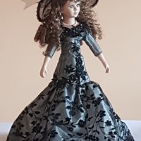 Порцеланова кукла със стойка , снимка 1 - Кукли - 41745901