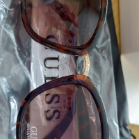 Слънчеви очила Guess , снимка 4 - Слънчеви и диоптрични очила - 44528000