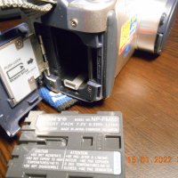 Sony Cyber-shot DSC-S70 3.1MP - vintage 2000, снимка 12 - Фотоапарати - 35758054