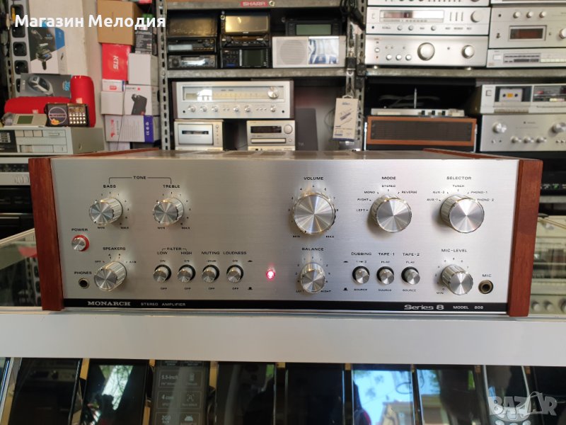 Усилвател Monarch 808 В отлично техническо и визуално състояние., снимка 1