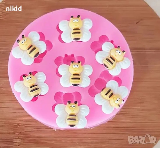7 малки пчели пчелички пчела пеперуди пеперуда силиконов молд форма фондан шоколад гипс декор, снимка 1