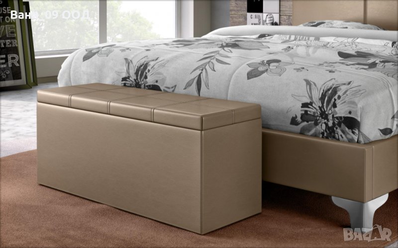 Стабилна табуретка с ракла за съхранение, снимка 1