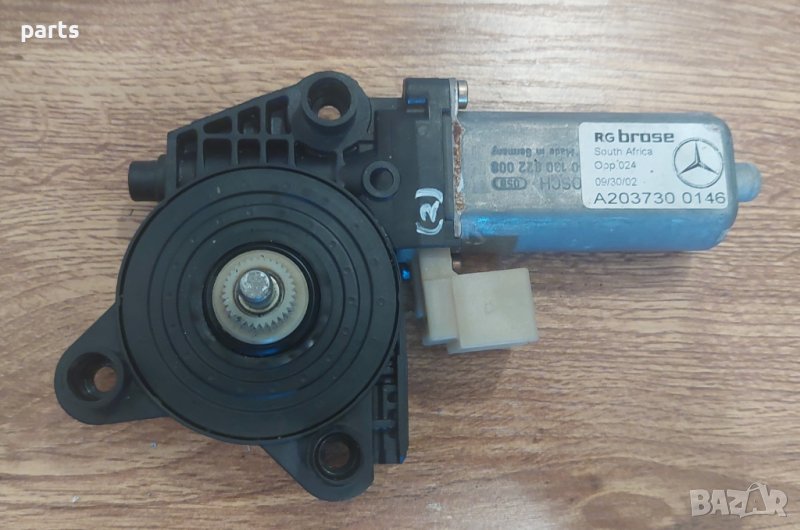 Моторче Задно Ляво Стъкло Мерцедес C class W203 - A2037300146 - A2038202942 N, снимка 1