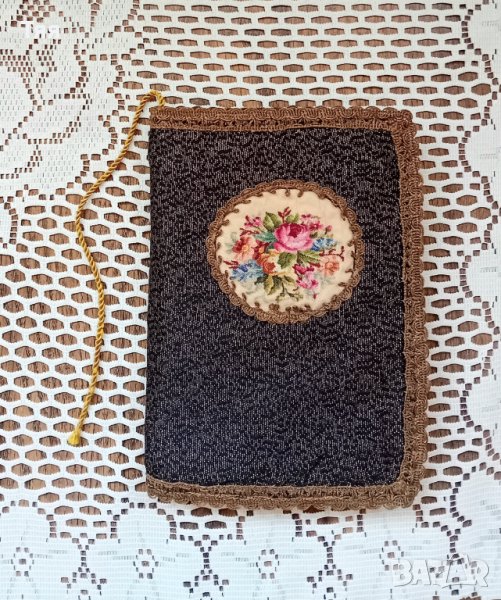 Винтидж обложка за книга с бродерия , снимка 1