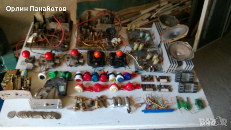 джойстици,бутони,жетониери,ключалки и платки за ел.игри, снимка 1