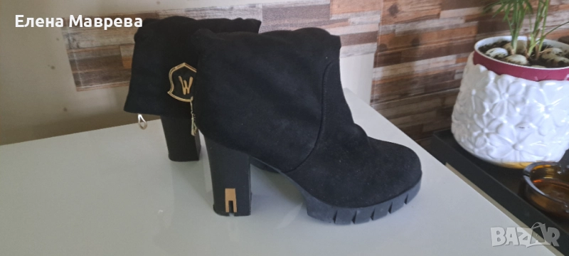 Дамски зимни велурени боти с ток , снимка 1