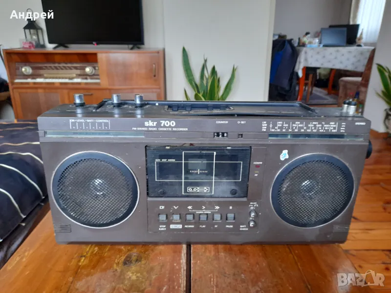Стар радиокасетофон SKR 700, снимка 1