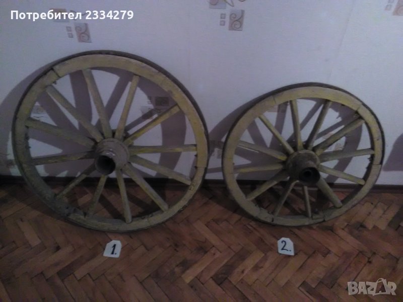 Колела от голяма каруца, стара дървена коларска изработка., снимка 1