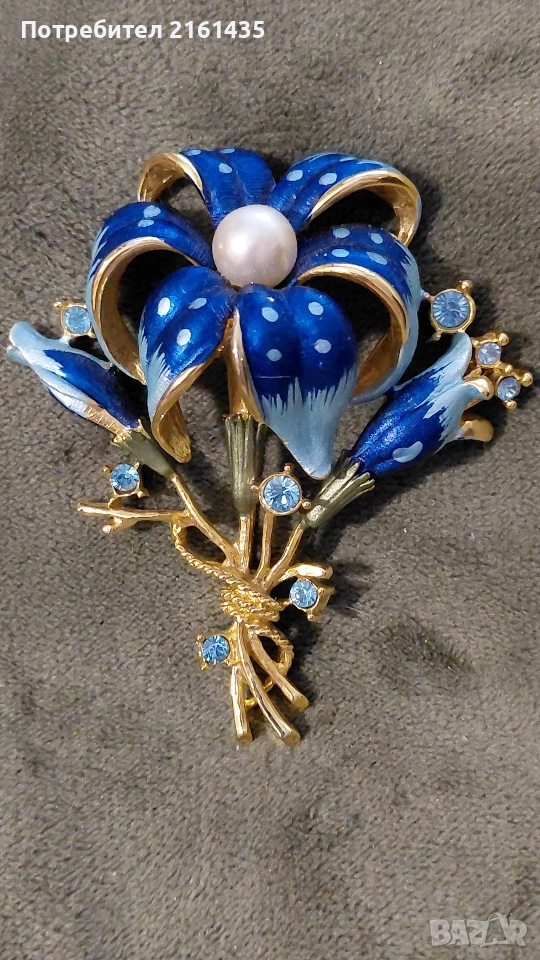 Прекрасна ретро брошка с емайл , снимка 1