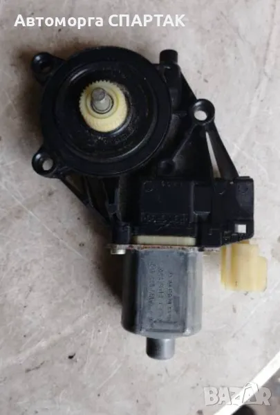 FORD FIESTA Моторче за регулиране на предната дясна врата MK6 8A61-14553-A 0130822407, снимка 1