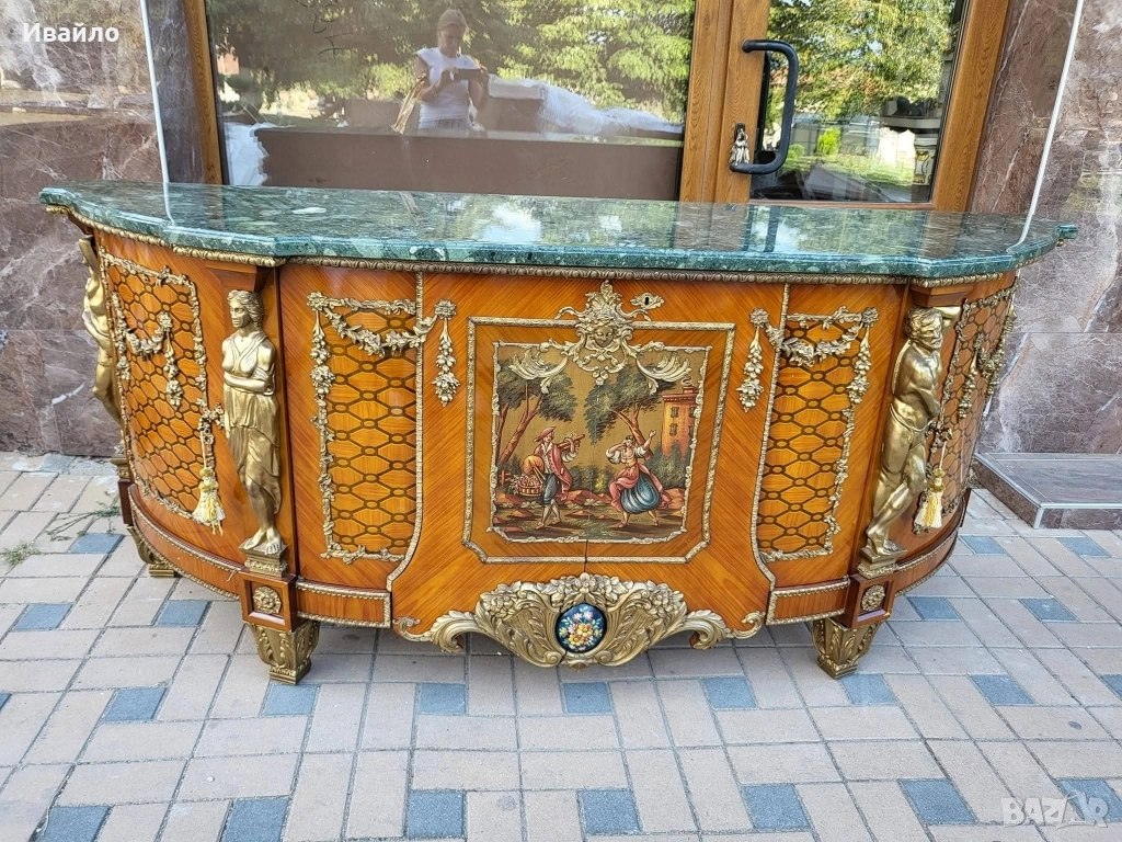 Феноменален шкаф в стил Луй XV, снимка 1