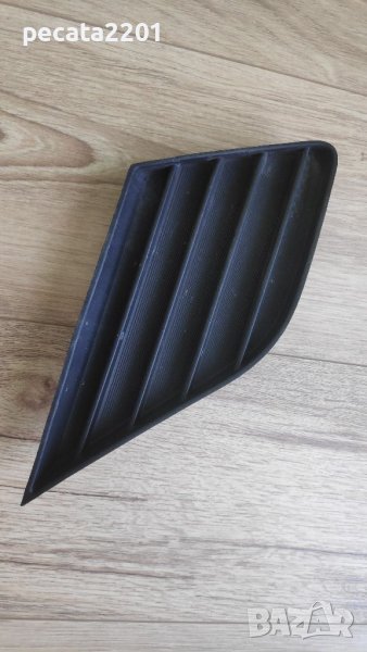 Продавам - оригинална лява решетка в предна броня за Авенсис Т270, снимка 1