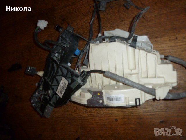 Брава на врата за Mercedes S-Class(W221)  задна, дясна, снимка 6 - Части - 38997593