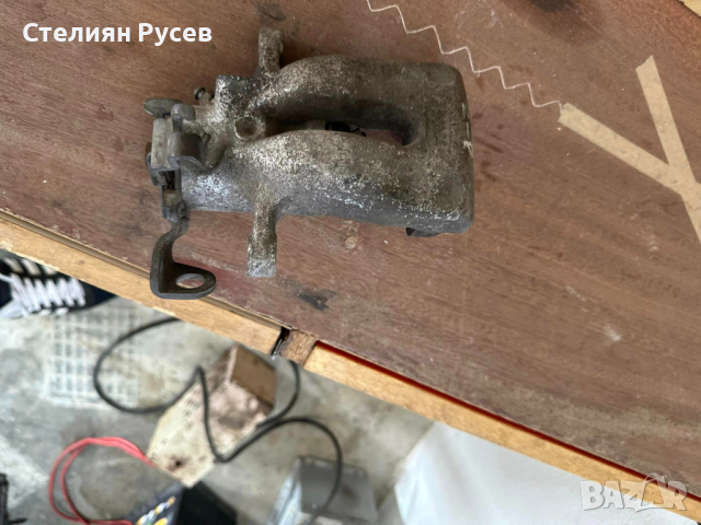 заден десен спирачен апарат за Opel Zafira B 2.2i 155к.с   -цена 40 лв само това имам друг части ням, снимка 2 - Части - 44514249