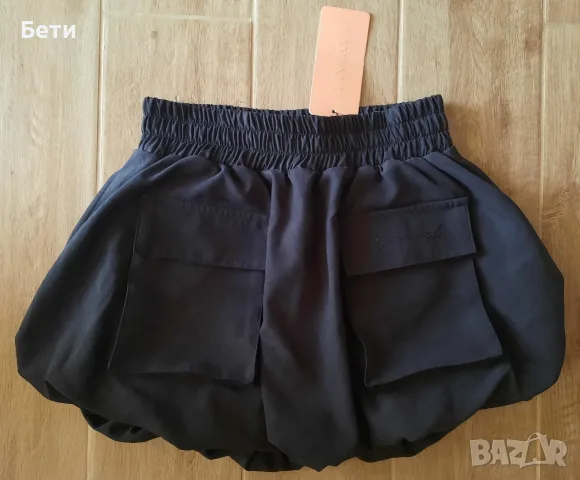 Черна пола (тип: балон) с джобове на Rebrand Boutique 