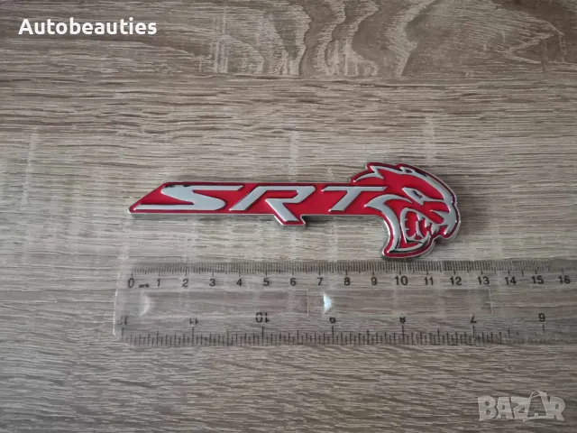 SRT Hellcat сребристо с червено емблема дясна, снимка 2 - Аксесоари и консумативи - 47977582