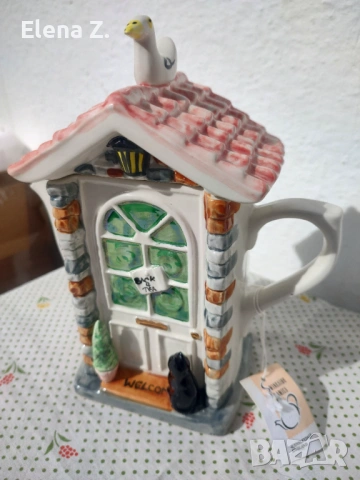 Ретро чайник The Door на Swineside Teapottery - минимална забележка