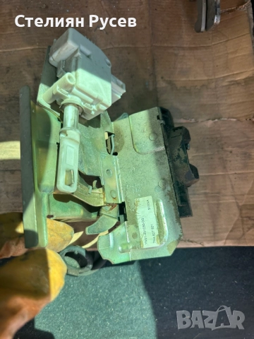 брава за багажника за VW Sharan 2.8i 204кс VR6 2002г - цена 15 лв или 7,67 евро   брава за 5тата баг