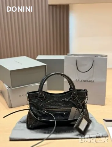 Balenciaga Дамска чанта, кожа, снимка 2 - Чанти - 56112582
