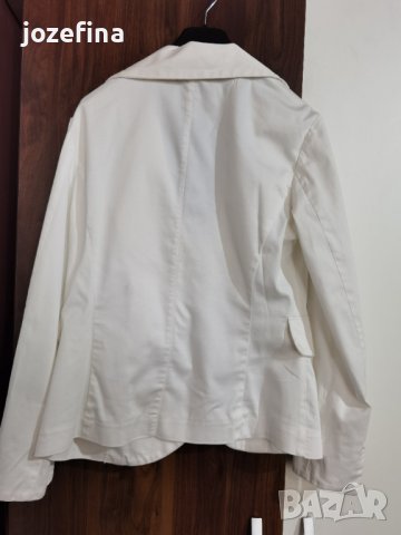 Елегантно бяло сако, снимка 8 - Сака - 41481363
