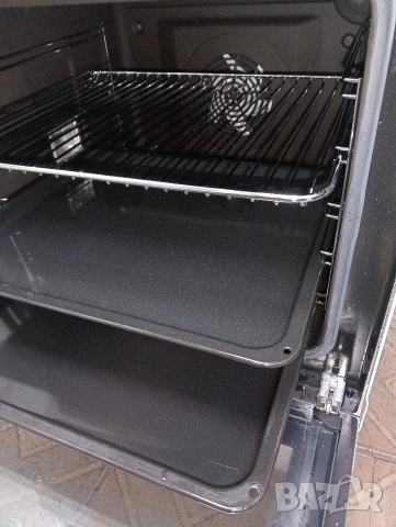 Като нова свободно стояща печка с керамичен плот Voss с две години гаранция!, снимка 2 - Печки, фурни - 53040111