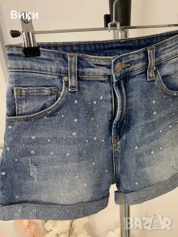 Къси дънки с камъни размер S, снимка 5 - Дънки - 49337570