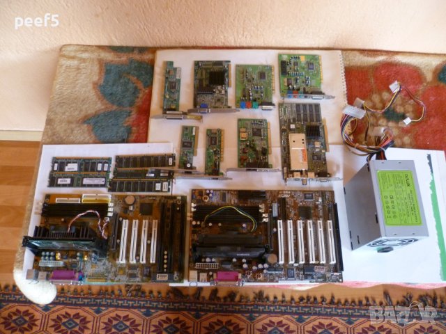 Антични компютърни части, за колекционери.