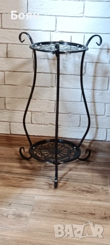 Декоративна масичка за цветя