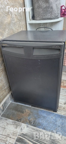 мини бар хладилник малък electrolux
